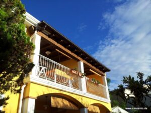 Sardinien, Ogliastra, Comune Baunei, Santa Maria Navarrese, Casa Mare e Monti, Ferienwohnung Giallo, Balkon
