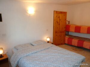 Agrustos, Ferienhaus Mirte, Schlafzimmer mit 4 Betten