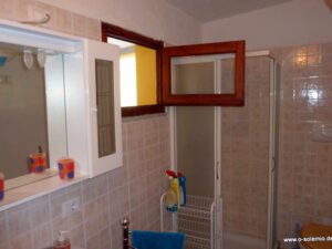 Agrustos, Ferienhaus Mirte, Wohnung Mirtillio, Badezimmer mit Dusche, Wc und Bidet