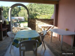 Wohnung Mora, eigene Terrasse mit Grill direkt vor der Tür