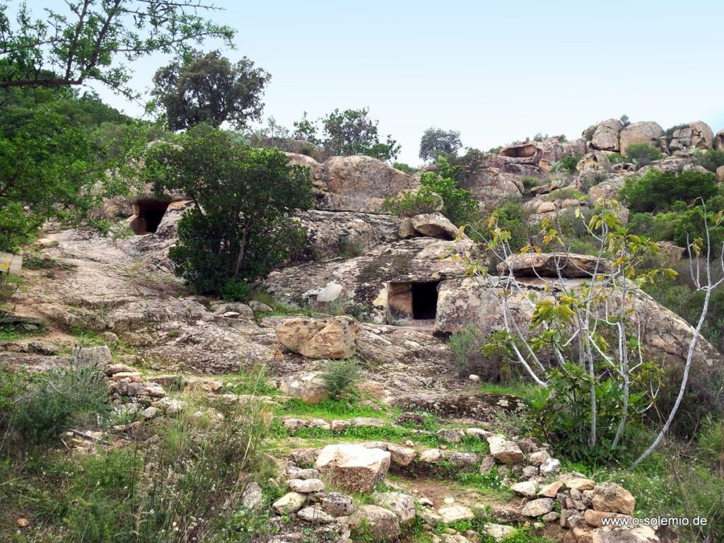 Domus de janas Fund'e monti, Lotzorai, Santa Maria Navarrese Domus de janas Fund'e monti, Lotzorai, Santa Maria Navarrese, Ogliastra