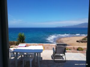 Terrasse direkt vor dem Wohnzimmer