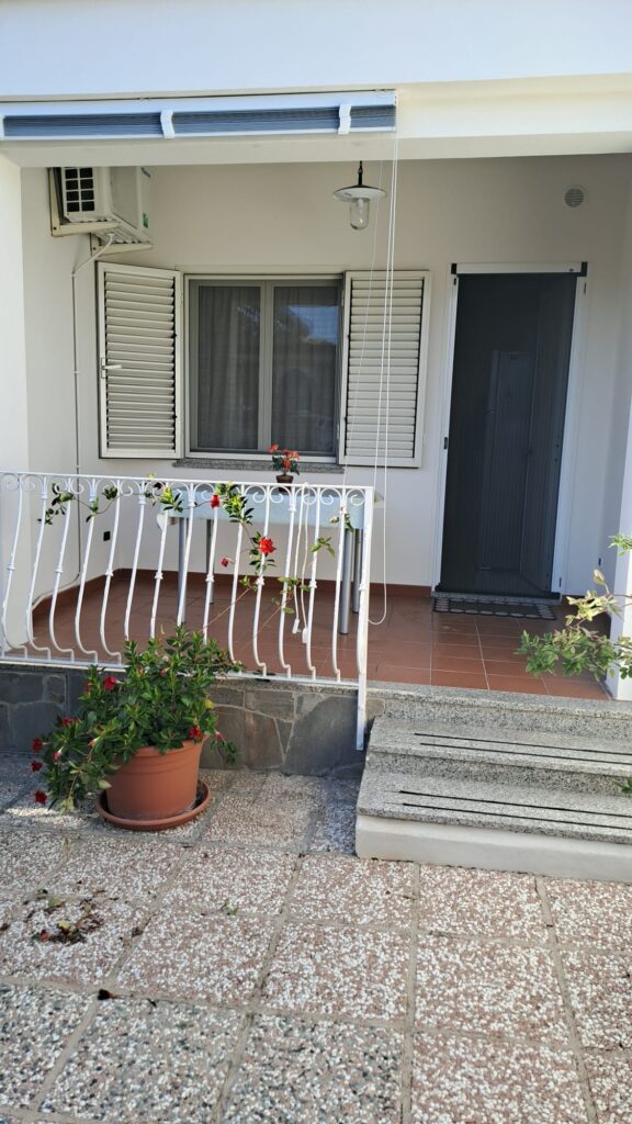 Mare e monti, EG, rechts, Zugang zur Wohnung Bianco im EG Zugang zur Wohnung Bianco im EG