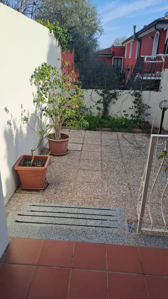 Mare e monti, EG, rechts, Kleiner Hofbereich vor dem Appartement Kleiner Hofbereich vor dem Appartement