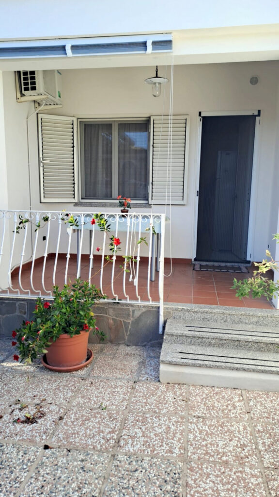 Mare e monti, EG, rechts, Zugang zur Wohnung Bianco im EG Zugang zur Wohnung Bianco im EG