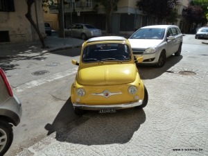 Parken bei weißen Linien, Verkehrsregeln auf Sardinien