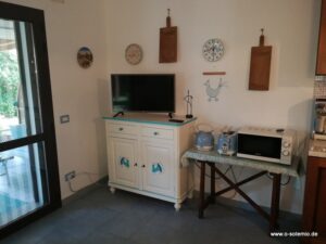 Wohnküche mit TV, Perdepera, Ostküste