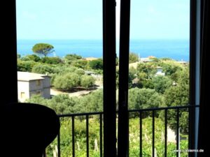 Blick aus dem Fenster im Wohnraum Azzurro Vista im Weinberg, Sole im OG