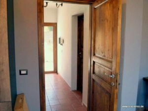 Ausgang der oberen Wohnung Sole in den Weinberg