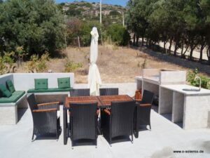 Am Weinberg Grillplatz für alle, mit Außenküche und Sonnenschirm