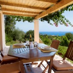 Casa Aglientina nahe San Pantaleo, überdachte Terrasse mit Meerblick