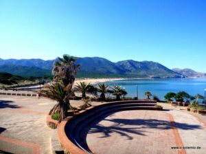 Portixeddu, Sabbia Bianca: Terrasse mit Blick auf Bucht und Berge