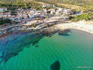 Portixeddu, Sabbia Bianca: Luftbild der Bucht mit türkisem Wasser