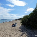 Der Strand von Tancau ist Kilometerlang