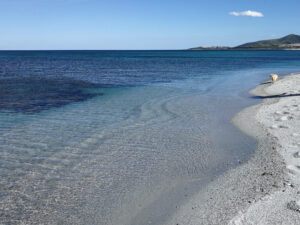 Strand von Agrustos in der Nebensaison