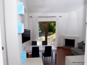 Wohnraum mit Esstisch, Ferienhaus Giunco