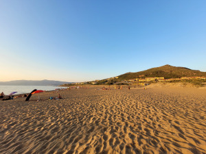 Volleyball am Strand von Porto Alabe im August