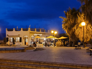 Zentral im Ort gelegen, mit schönstem Blick streefish Restuarant "La Lisca"