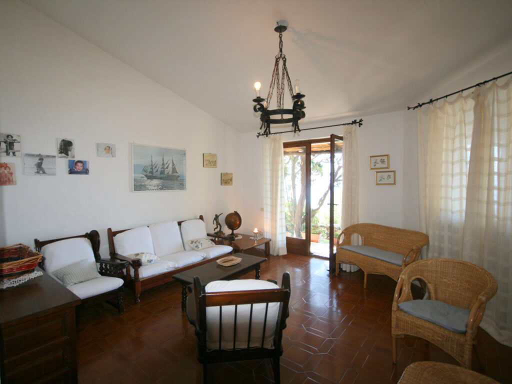 Zugang zur Terrasse auch vom Wohnzimmer aus Zugang zur Terrasse auch vom Wohnzimmer aus