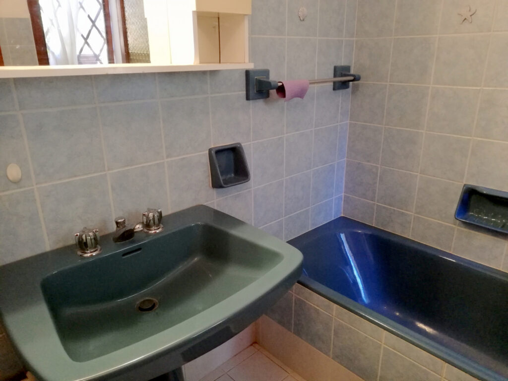 Eins der beiden Badezimmer Eins der beiden Badezimmer