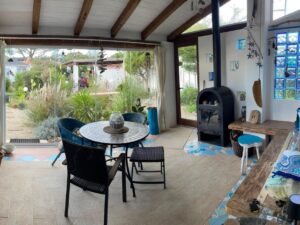Bei offenen Türen sitzt du drinnen fast wie im Garten