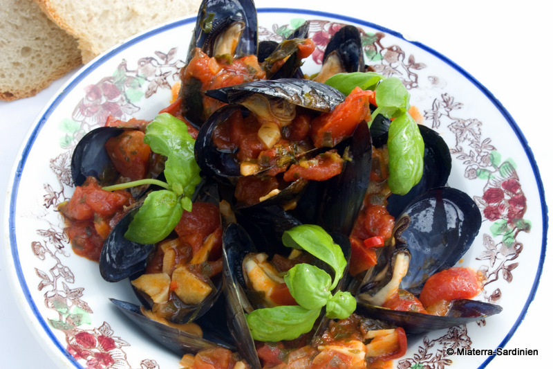 Cozze al pomodoro Cozze al pomodoro