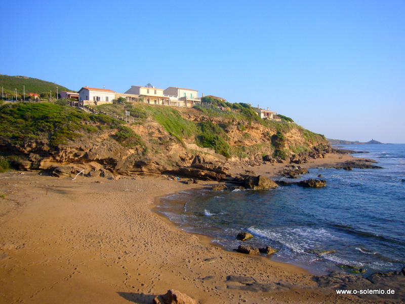 Fischerhaus Domenico auf den Klippen von Porto Alabe Strand von Noesala, Blick nach Porto Alabe